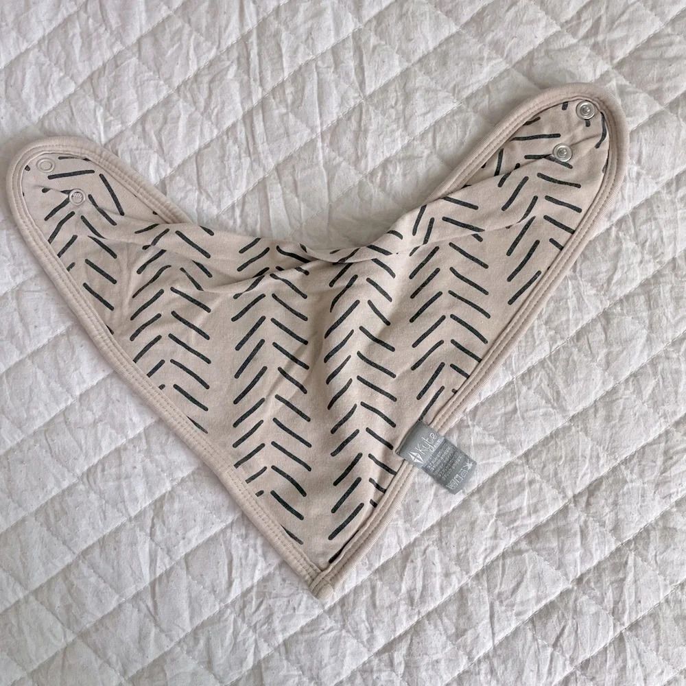 Kyte Baby Herringbone Bib